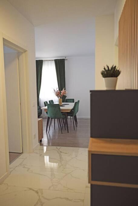 Eliza'S Apartment By Oasis Homes Oradea Exteriér fotografie
